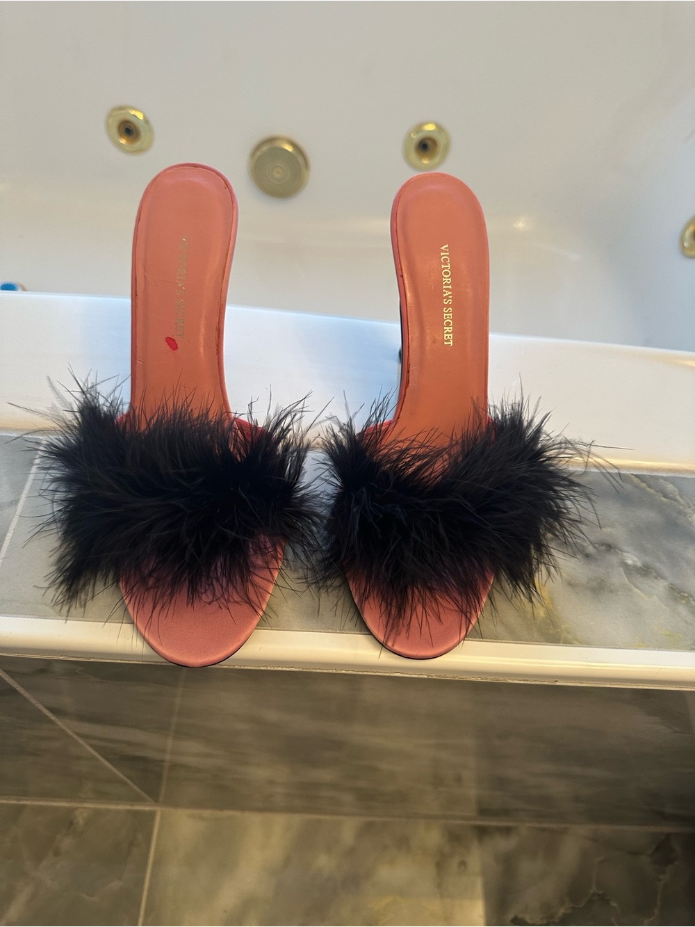 Victoria Secret sexy slides, with feathers!